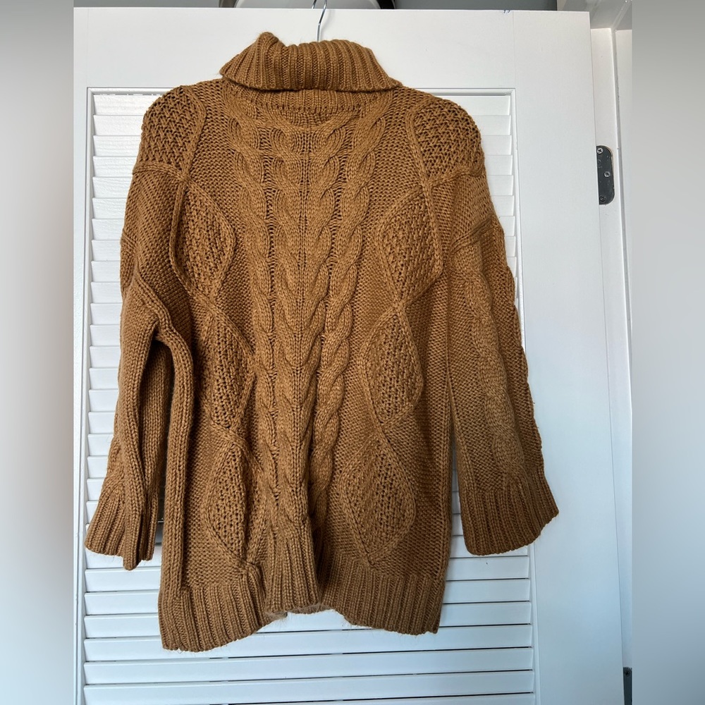 Tan/brown cable knit turtleneck sweater